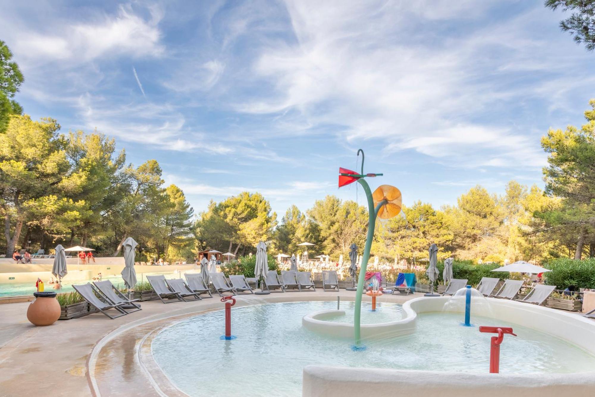 Village Pierre & Vacances Pont Royal En Provence 马勒莫尔 外观 照片