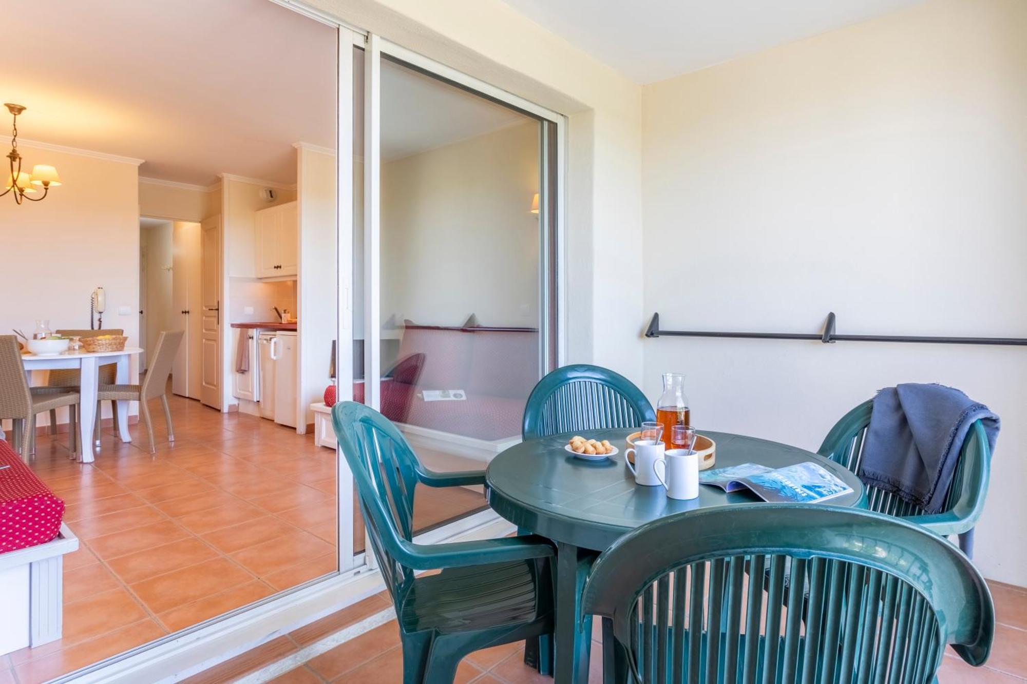 Village Pierre & Vacances Pont Royal En Provence 马勒莫尔 外观 照片